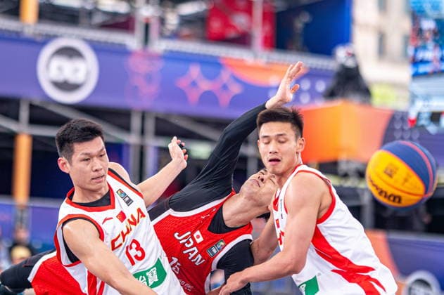 Warszawa 01.06.2026. 3x3 Basketball World Championship, WM, Weltmeisterschaft Day 1 in Warsaw, Poland. China - Japan Match--- Mistrzostwa Swiata w koszykowce 3x3 Dzien 1 w Warszawie. Mecz Chiny Japonia Persons Shown : Xingrui Wu Kenya Igo Fot. Kai Taller Arena Akcji NEWSPIX.PL --- newspix.pl 