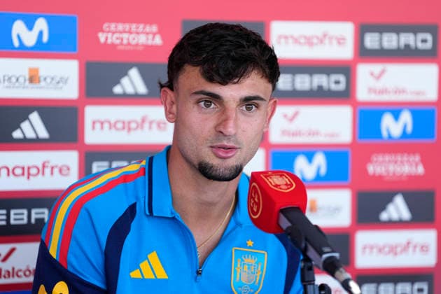 June 1, 2026, Las Rozas, Madrid, Spain: Marc Pubill attends during the Spain Team Media Day ahead the FIFA World Cup, WM, Weltmeisterschaft, Fussball 2026 at Ciudad del Futbol on June 01, 2026 in Las Rozas, Madrid, Spain. Las Rozas Spain - ZUMAa181 20260601_zaa_a181_015 Copyright: xOscarxJ.xBarrosox
