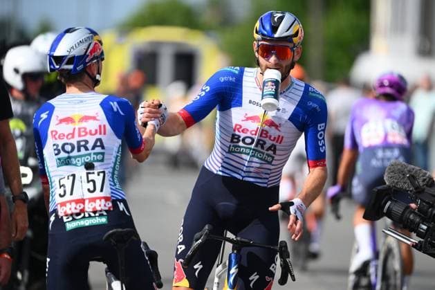 Tour de Wallonie 2026 Stage 1 LOBBES, BELGIUM - JUNE 01 : Meeus Jordi (BEL) of Red Bull BORA Hansgrohe celebrates the victory with teammate Wandahl Frederik (DEN) of Red Bull - BORA - Hansgrohe during stage 1 of the 47th edition of Ethias Tour de Wallonie an UCI ProSeries 2.Pro cycling road race stage for Men Elite of 180.7 km with start in Manage and finish in Lobbes on June 1, 2026 in Lobbes, Belgium, 01 06 2026 ( Motordriver Pieter Van Herzele - Lobbes Belgium  Copyright: xVincentxKalutx