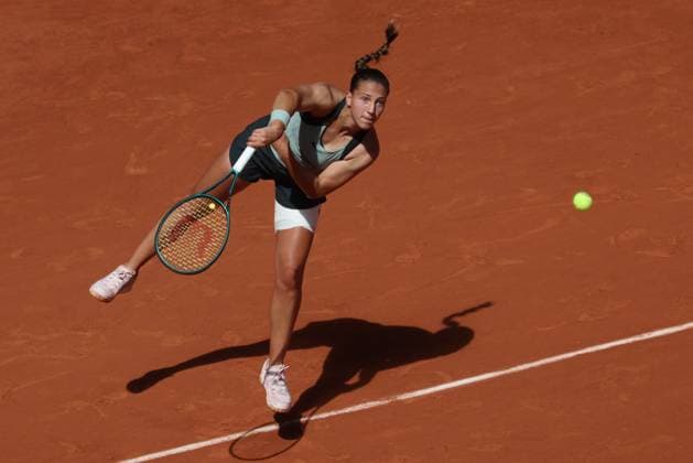 ROLAND GARROS PHOTOPQR LE PARISIEN LP Arnaud Journois (Staff) ; PARIS ; 01 06 2026 ; Paris. Stade Roland Garros, le 01 JUIN 2025. Tennis. Internationaux de France - Simple Dames - Court Philippe Chatrier - 1 8ème de finale - Diane Parry vs Maja Chwalinska. Photo Le Parisien Arnaud Journois PARIS France  Copyright: xPHOTOPQR LExPARISIEN MAXPPPxLPx xArnaudxJournoisx(Staff)x 20260601LPA7114 20260601LPA7114