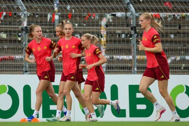Cologne, Germany 01 06 2026 Training of the DFB women preparation international match Germany vs Norway for World Cup qualification 2027 In the picture from left Janina Minge Germany , Sophia Kleinherne Germany , Elisa Senß Senss Germany and Camilla Küver Kuever Germany Copyright: HMBxMedia MadeleinexFantini