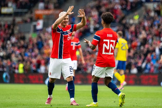 260601 Julian Ryerson of Norway celebrates with Oscar Bobb after 1 0 during the international friendly football match between Norway and Sweden on June 1, 2026 in Oslo Photo Joel Marklund BILDBYRAN kod JM JM0820 bbeng fotboll football soccer fotball träningslandskamp privatlandskamp landskamp international friendly norge norway sverige sweden sverige a jubel  Copyright: JOELxMARKLUND BB260601JM046