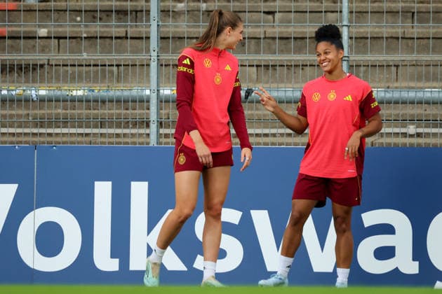 Cologne, Germany 01 06 2026 Training of the DFB women preparation international match Germany vs Norway for World Cup qualification 2027 In the picture from left Jule Brand Germany and Shekiera Martinez Germany Copyright: HMBxMedia MadeleinexFantini