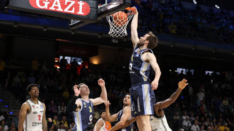 Malte Delow on the ball at the basket duel Game scene Action Sport Basketball BBL Bundesliga Mens Play Off Semi-Final 2 Game Season 2025 2026 01 06 2026 ALBA Berlin vs BMA365 Bamberg Baskets