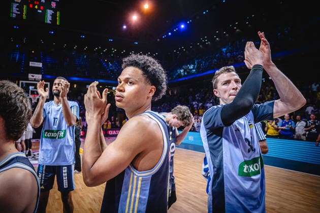 Basketball Berlin 01 06 2026 Season 2025 2026 EasyCredit BBL 1 Bundesliga Men, Men Playoffs Semi-Final Game 2 Alba Berlin BMA365 Bamberg Baskets Alba Wins Cheers Jack Kayil Alba Berlin, No 07 Justin Bean Alba Berlin, No 34