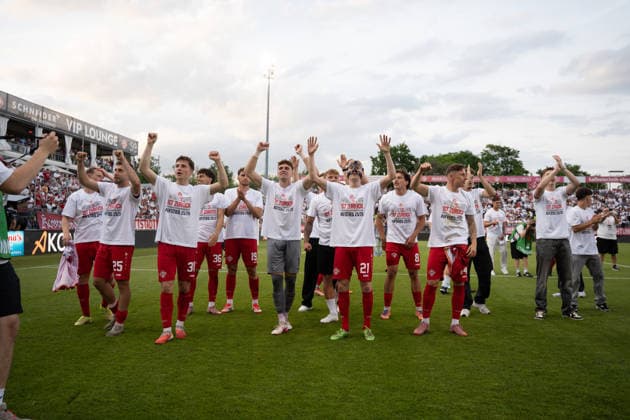 01 06 2026, xhfmx, Soccer Relegation 3 Liga, Kickers Wuerzburg 1 FC Lok Leipzig Wuerzburg celebrates promotion to the 3 Liga DFL DFB REGULATIONS PROHIBIT ANY USE OF PHOTOGRAPHS as IMAGE SEQUENCES and or QUASI VIDEO Wuerzburg