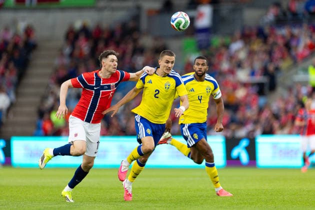 OSLO, NORWAY - JUNE 01: Jorgen Strand Larsen of Norway battle for the ball during the International Friendly, Länderspiel, Nationalmannschaft match between Norway and Sweden at Ullevaal Stadium on June 01, 2026 in Oslo, Norway. (Photo by Ane Frosaker Sports Press Photo) Copyright: xAnexFrosakerx xSPPx Sportspressphoto_SPR159559