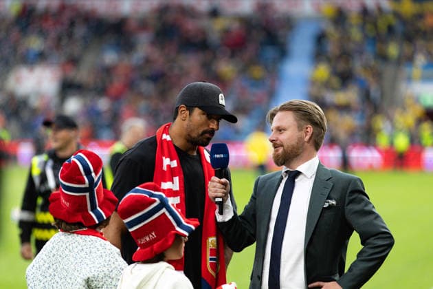 OSLO, NORWAY - JUNE 01: Players of the Norweigan national Ice hockey, Eishockey team celebrated after their bronze medal in IIHF Ice Hockey World Championship, WM, Weltmeisterschaft at half time of the International Friendly, Länderspiel, Nationalmannschaft match between Norway and Sweden at Ullevaal Stadium on June 01, 2026 in Oslo, Norway. (Photo by Ane Frosaker Sports Press Photo) Copyright: xAnexFrosakerx xSPPx Sportspressphoto_SPR159622