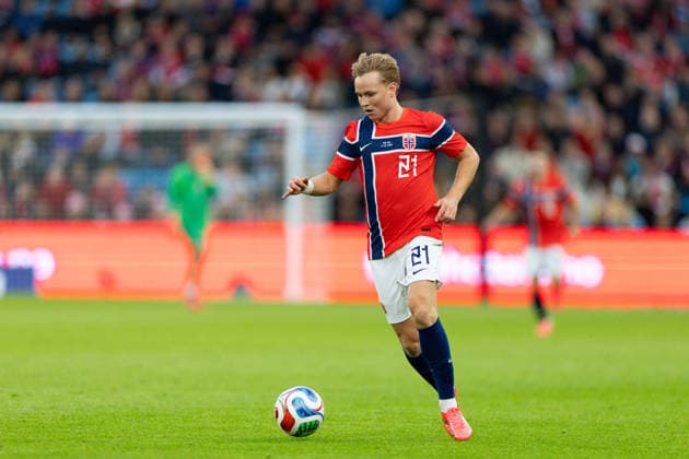 OSLO, NORWAY - JUNE 01: Andreas Schjelderup of Norway controls the ball during the International Friendly, Länderspiel, Nationalmannschaft match between Norway and Sweden at Ullevaal Stadium on June 01, 2026 in Oslo, Norway. (Photo by Ane Frosaker Sports Press Photo) Copyright: xAnexFrosakerx xSPPx Sportspressphoto_SPR159645