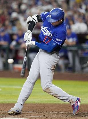 Baseball: Dodgers vs. Diamondbacks Los Angeles Dodgers designated hitter Shohei Ohtani hits a single in the fifth inning of a baseball game against the Arizona Diamondbacks at Chase Field in Phoenix, Arizona, on June 1, 2026.  A14AA0005617413P