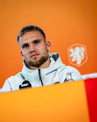 ZEIST Goalkeeper Bart Verbruggen of the Netherlands during the training and press conference at the KNVB Campus on June 2, 2026 in Zeist, the Netherlands Photo by Stefan Koops EYE4IMAGES DeFodi Images