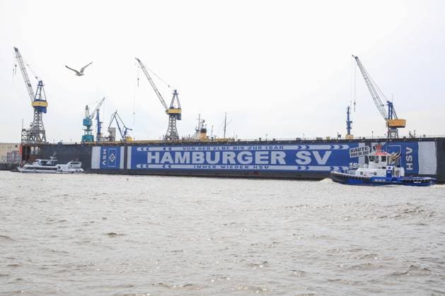 HSV celebrates over 150000 members with an oversized HSV scarf at Dock 11 in Hamburg harbor Germany , Hamburg , harbor , fish market , football , 1 Bundesliga , Hamburger SV HSV