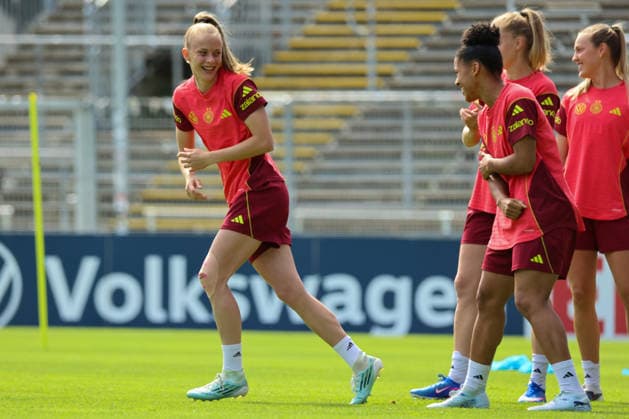 Cologne, Germany 03 06 2026 Training of the DFB women preparation international match Germany vs Norway for World Cup qualification 2027 In the picture from left Vivien Endemann Germany , Shekiera Martinez Germany and Marie Müller Mueller Germany Copyright: HMBxMedia MadeleinexFantini