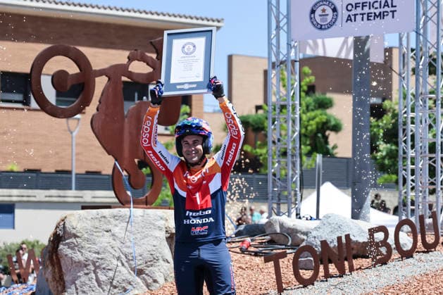 June 3, 2026, Piera, Barcelona, Spain: Toni Bou of trial rider celebrates his record to break the Guinness World Record at Rotonda Toni Bou on June 03, 2026 in Piera, Barcelona, Spain. Toni Bou Guinness World Record Attempt  - ZUMAa181 20260603_zaa_a181_098 Copyright: xJavierxBorregox