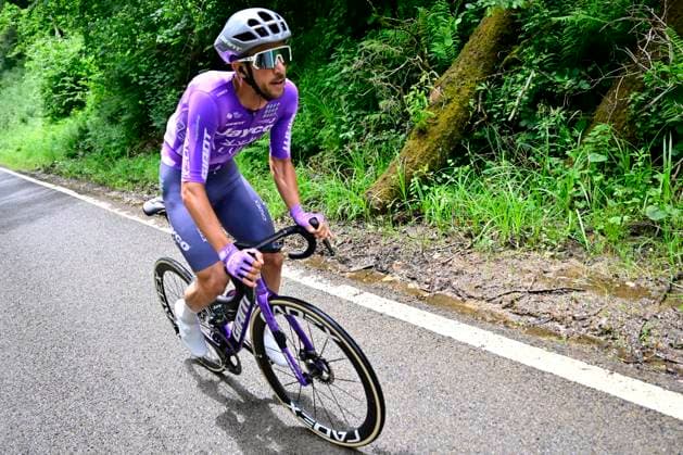 Tour de Wallonie 2026 Stage 3 VAUX-SUR-SÛRE, BELGIUM - JUNE 03 : De Bondt Dries (BEL) of Team Jayco AlUla in action during stage 3 of the 47th edition of Ethias Tour de Wallonie an UCI ProSeries 2.Pro cycling road race stage for Men Elite of 176.9 km with start in Habay and finish in Vaux-sur-Sûre on June 3, 2026 in Vaux-sur-Sûre, Belgium, 03 06 2026 ( Motordriver Pieter Van Herzele - Vaux-sur-Sûre Belgium  Copyright: xSesx