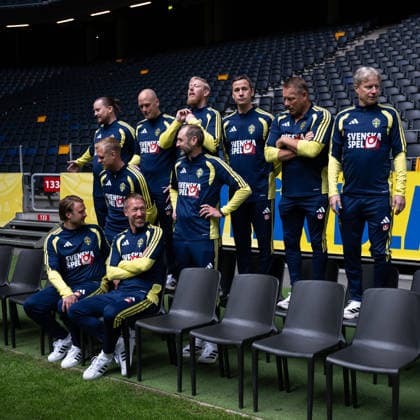 260603 General view of head coach Graham Potter of the Swedish national football team with his coaching staff during the official team photo shoot on June 3, 2026 in Stockholm Photo Emma Wallskog BILDBYRAN kod EW JM0821 bbeng fotboll football soccer fotball lagbild team picture team photo sverige sweden sverige a vm 2026 fifa world cup  Copyright: EMMAxWALLSKOG BB260603EW089