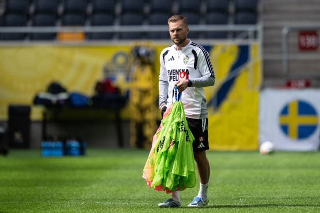 260603 Assistant coach Sebastian Larsson of the Swedish national football team at a training session on June 3, 2026 in Stockholm Photo Emma Wallskog BILDBYRAN code EW EW0674 fotboll football soccer fotball träning practice training sverige sweden sverige a fifa world cup vm bbeng  Copyright: EMMAxWALLSKOG BB260603EW091