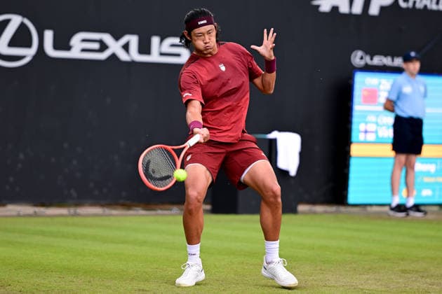Tennis Lexus Birmingham Open Zhizhen Zhang of China returns during the Lexus Birmingham Open WTA125 ATP, Tennis Herren Challenger tennis at Edgbaston Priory Club, Birmingham, UK on 3 June 2026. Birmingham Edgbaston Priory Club West Midlands UK Editorial use only , Copyright: xDennisxGoodwinx PSI-24320-0103