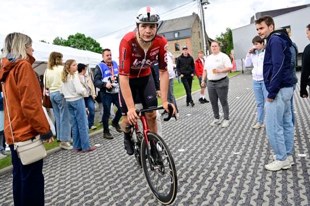 Tour de Wallonie 2026 Stage 3 VAUX-SUR-SÛRE, BELGIUM - JUNE 03 : De Lie Arnaud (BEL) of Lotto Intermarche looks dejected during stage 3 of the 47th edition of Ethias Tour de Wallonie an UCI ProSeries 2.Pro cycling road race stage for Men Elite of 176.9 km with start in Habay and finish in Vaux-sur-Sûre on June 3, 2026 in Vaux-sur-Sûre, Belgium, 03 06 2026 ( Motordriver Pieter Van Herzele - Vaux-sur-Sûre Belgium  Copyright: xSesx