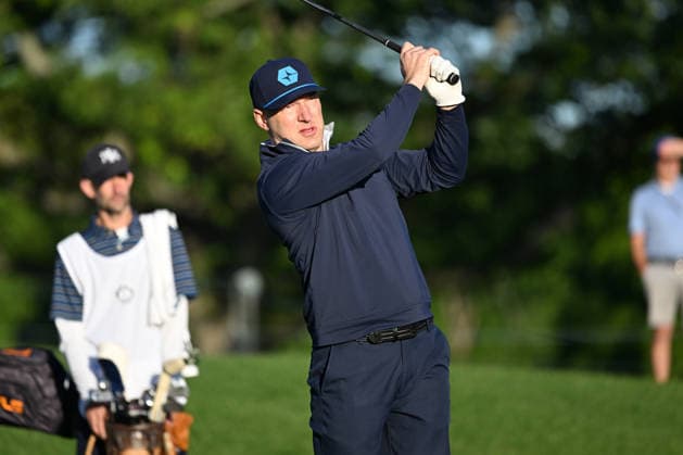 Golf, The Memorial Tournament in Dublin, Ohio, Training June 3, 2026: Football geat Anthony Gonzales tees off of the 1st hole in the Workday Golden Bear Pro Am in Dublin, Ohio. Cal Media PGA, Golf Herren 2026: The Memorial Tournament Practice Rounds JUN 3  - ZUMAc04_ 20260603_zma_c04_047 Copyright: xBrentxClarkx