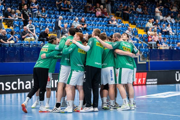 TBV Lemgo Lippe GER vs SC DHfK Leipzig GER , Handball, Daikin Handball Bundesliga, 33 Matchday, 3 6 2026, Season 2025 2026, Lemgo The players of SC DHfK Leipzig GER warming up Lemgo Phoenix Contact Arena Germany