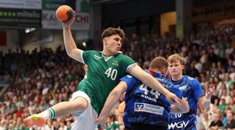 Göppingen Handball Frisch Auf Göppingen vs TVB Stuttgart, Elias Newel Göppingen on the ball