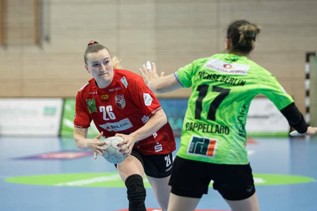 Cara Reuthal Halle, 26 , Angela Cappellaro Berlin, 17 , SV Union Halle Neustadt vs Füchse Berlin, Spreefüxxe, Handball Bundesliga Frauen, Relegation, First leg, Season 2025 26, 03 06 2026 Halle SWH Arena Sachsen Anhalt Germany
