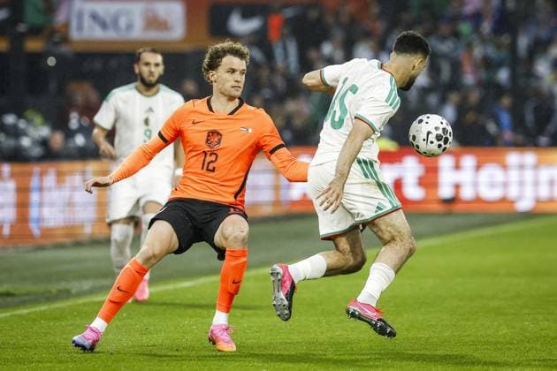 Fußball, Testspiel, Niederlande - Algerien ROTTERDAM - (lr) Mats Wieffer of the Netherlands and Rayan Aït-Nouri of Algeria during the friendly international match, Länderspiel, Nationalmannschaft between the Netherlands and Algeria at Feyenoord stadium De Kuip on June 3, 2026, in Rotterdam, the Netherlands. The Dutch national team, Nationalteam is preparing for the 2026 FIFA World Cup, WM, Weltmeisterschaft, Fussball BAS CZERWINSKI ANP International Friendly, Länderspiel, Nationalmannschaft 2026 xVIxANPxSportx xxANPxIVx 560011854 originalFilename: 560011854.jpg