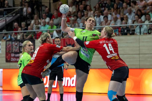 Handball Bundesliga Frauen,HBF, Saison 2025 2026 Relegation SV Union Halle Neustadt vs Spreefüchse Berlin Halle, Germany 03 June 2026 In the picture from left in duel Lea Gruber Halle , Lucy Gündel Guendel Berlin and Tina Wagenlader Halle Halle Saale SWH Arena Sachsen Anhalt Germany