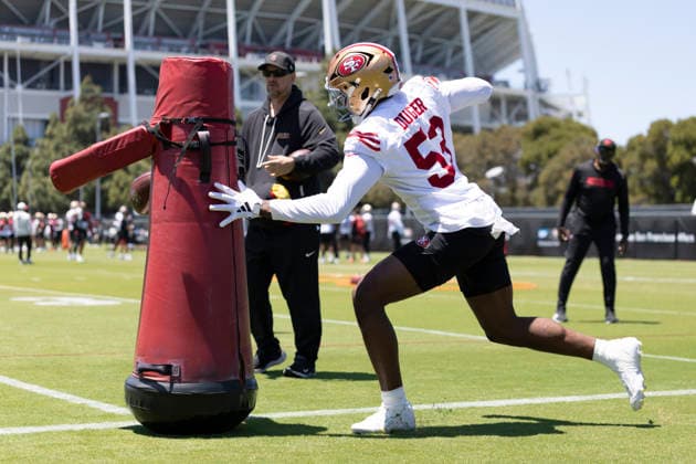 NFL, American Football Herren, USA San Francisco 49ers - Practice June 3, 2026; Santa Clara, California, USA; San Francisco 49ers linebacker Jaden Dugger (53) during practice at the SAP Performance Center adjacent to Levi™s Stadium. Mandatory Credit: Stan Szeto-Imagn Images Santa Clara California USA EDITORIAL USE ONLY Copyright: xStanxSzetox StanxSzetox iosphotos411527