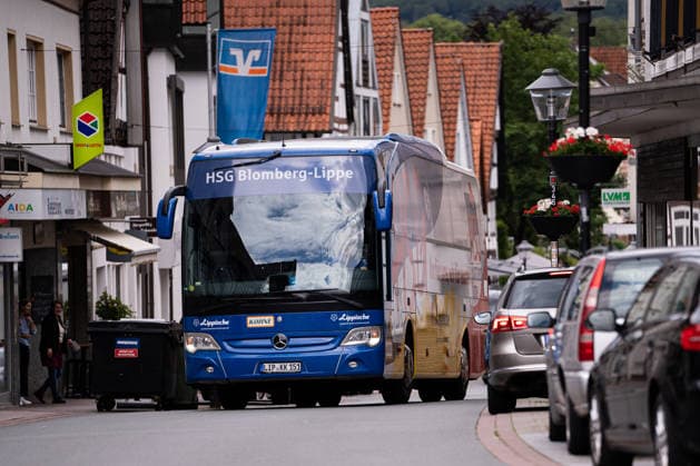 HSG Blomberg Lippe championship celebration, 3 6 2026, Season 2025 2026, Blomberg The HSG Blomberg Lippe GER team bus arrives at the market square Blomberg Marktplatz Blomberg Germany