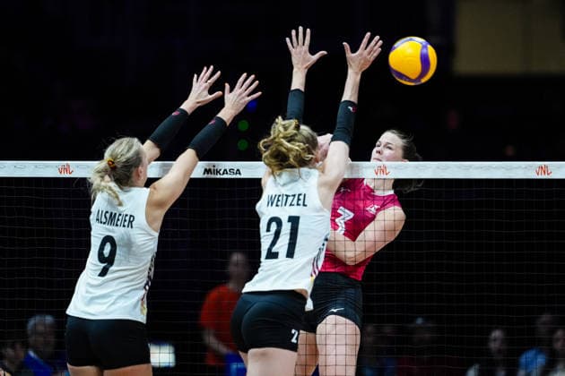 2026 Women s Volleyball Nations League - Day1 Kiera Van Ryk of Canada competes during the 2026 Women s Volleyball Nations League match between Germany and Canada at Videotron Centre in Quebec City, Canada, on June 3, 2026. Quebec City Quebec Canada  Copyright: xYuanxTianx originalFilename:tian-2026wome260603_npWIN.jpg