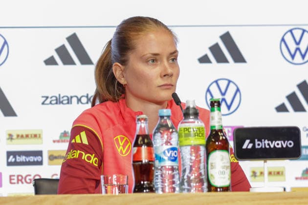 04 06 2026, xgrfx, Football DFB Media Dates, German Womens National Team Press Conference and Final Training v l Sjoeke Nüsken German Womens National Team DFL DFB REGULATIONS PROHIBIT ANY USE OF PHOTOGRAPHS as IMAGE SEQUENCES and or QUASI VIDEO Cologne