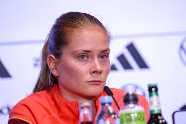 Cologne, Germany 04 06 2026 Training of the DFB Womens final press conference before the World Cup qualifier Germany vs Norway In the picture Sjoeke Nüsken Nuesken Germany at the final press conference in Cologne Copyright: HMBxMedia MadeleinexFantini