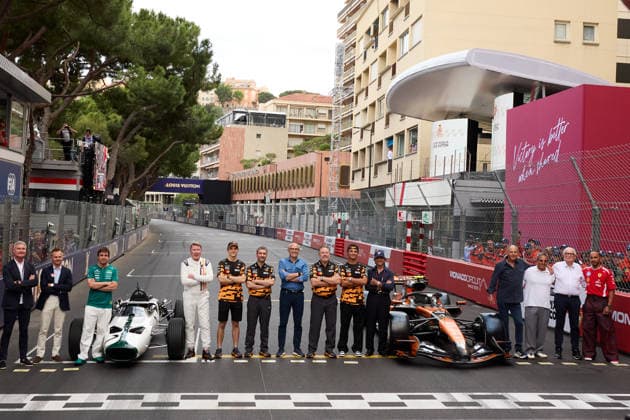 F1 Grand Prix of Monaco - Previews The McLaren team celebrates their 1000th race in the grid during previews ahead of the F1 Grand Prix of Monaco at Circuit de Monaco on June 4, 2026, in Monte-Carlo, Monaco. Monte-Carlo Circuit de Monaco Monte-Carlo Monaco RL_F1GPMCO_2K26_000078 Copyright: xRicardoxLarreinax