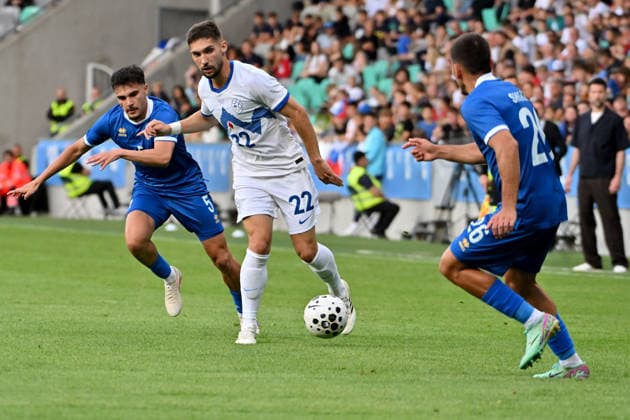 LJUBLJANA, SLOVENIA - JUNE 04: Adam Gnezda Cerin of Slovenia (C) in action against Charalampos Charalampous of Cyprus (L) during the International men?s football Friendly match between Slovenia and Cyprus at Stadium Stozice, Ljubljana on June 04, 2026 in Ljubljana, Slovenia. (Photo by Igor Kupljenik Sports Press Photo). Copyright: xIgorxKupljenikx xSPPx Sportspressphoto_SPR160722