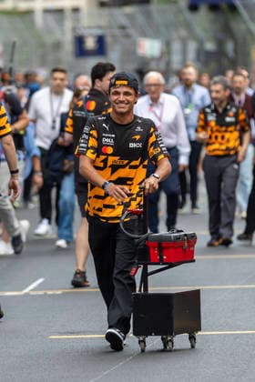 RECORD DATE NOT STATED 4th June 2026: Circuit de Monaco, Monaco: Formula One Monaco Grand Prix, Arrival Day; McLaren Mastercard F1 Team driver Lando Norris runs to the grid with a pit trolly TimxWilliams