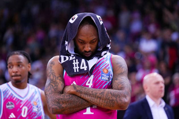 04 06 2026, xydrx, basketball, easyCredit Basketball Bundesliga, playoffs, semi-final game 3, Telekom Baskets Bonn FC Bayern Munich Basketball, Telekom Dome Bonn Jeff Garrett Jr Telekom Baskets Bonn, 4 disappointed after the defeat Copyright: HMBxMedia YannisxDreimann