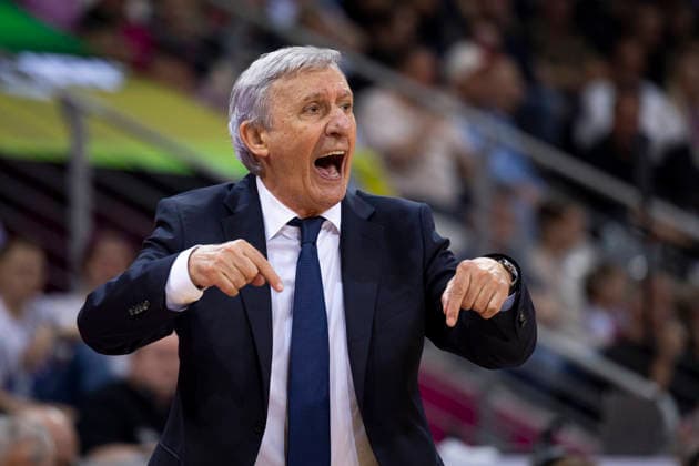 Head Coach Svetislav PESIC FCB, mi gives energetic instructions, single image, shouting, gesture final score 57 77, Basketball 1 Bundesliga Telekom Baskets Bonn FC Bayern Muenchen Basketball Munich BON vs FCB Playoffs, Semifinal, 3 Game, in T E L E C O M D O M E, on 27 05 2026, Â