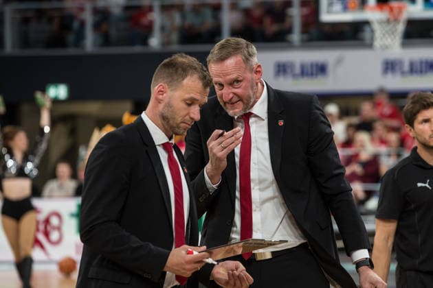 Bamberg, Germany 04 June 2026 1 BBL playoff semi-final 2025 2026 Sp 3 Bamberg Baskets vs Alba Berlin In the picture from left coach Anton Gavel Bamberg and co-coach Arne Woltmann Bamberg Brose Arena Bayern Copyright: xFotostandx xSchmittx