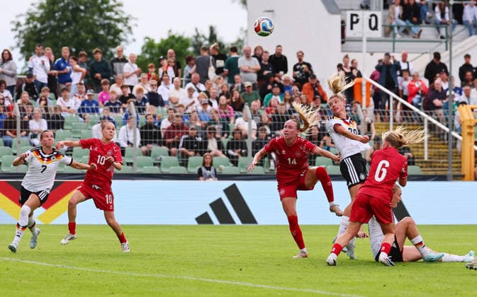 Germany Denmark international U23 Women Leipzig, 04 06 2026, Alfred Kunze Sportpark, Soccer, U23 Women, International match BR GERMANY GER vs DEN DENMARK DEN 2 0 2 0 , In the picture from l Sarah Mattner 7, GER, St Poelten , Karoline Olesen 10, DEN , Nikoline Dudek 14, DEN , Julia Landenberger 20, GER, RB Leipzig and Pernille Sanvig 6, DEN , Picture Point