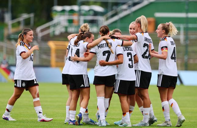 Germany Denmark Laenderspiel U23 Women Leipzig, 04 06 2026, Alfred Kunze Sportpark, Soccer, U23 Women, International match BR GERMANY GER vs DEN DEN 2 0 2 0 , Goal for Germany to 2 0 In the picture goal celebration around goal scorer Dilara Acikgöz 3, GER, Frankfurt , Picture Point