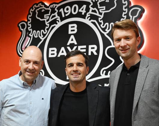 05 062 2026, xophax, Soccer 1 Bundesliga, Bayer 04 Leverkusen , Press conference presentation of the new coach Carles Martinez Novell Bayer 04 , center Fernando Carro , left and Simon Rolfes , right Leverkusen
