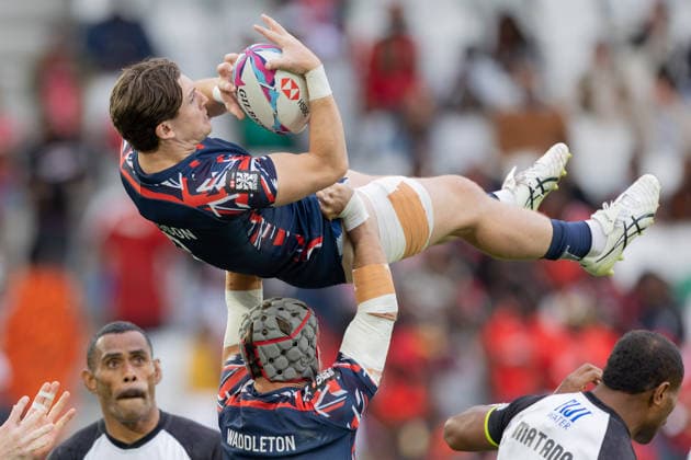 Bordeaux Sevens, SVNS Rugby World Championship Matt Davidson is lifted by Ethan Waddleton both Great Britain during a kick-off Group match between Great Britain and Fiji Third tournament of the SVNS World Championship, Sevens Rugby World Cup from June 5 to 7, 2026 in Bordeaux France Day 1, Group matches on June 5, 2026 , Bordeaux Region Nouvelle Aquitaine France Stade Atlantique