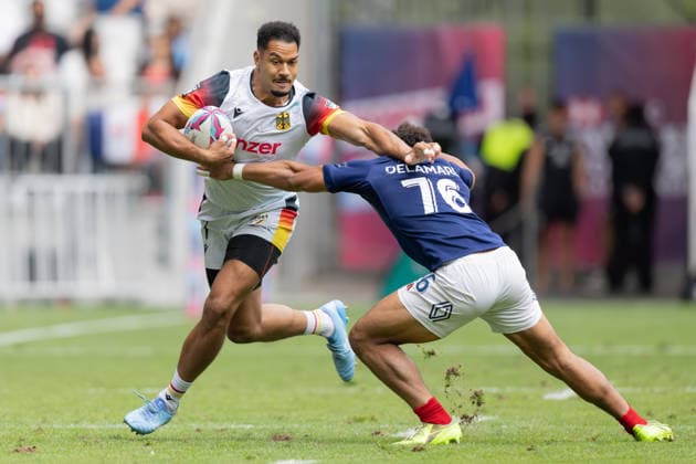 Germany France, SVNS Rugby World Championship Chris Umeh Germany, 7 defends against the attacking Liam Delamare France, 76 Third group match between Germany and France Third tournament of the SVNS World Championship, Sevens Rugby World Cup from June 5 to 7, 2026 in Bordeaux France Day 2, group matches on June 6, 2026 , Bordeaux Region Nouvelle Aquitaine France Stade Atlantique