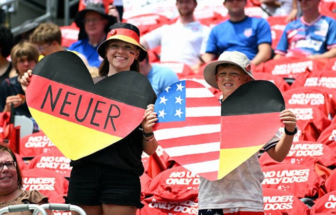 Soccer, International match, Men, Friendly match for the 2026 World Cup, Soldier Field, Chicago USA Germany 1 2 Manuel Neuer Fans