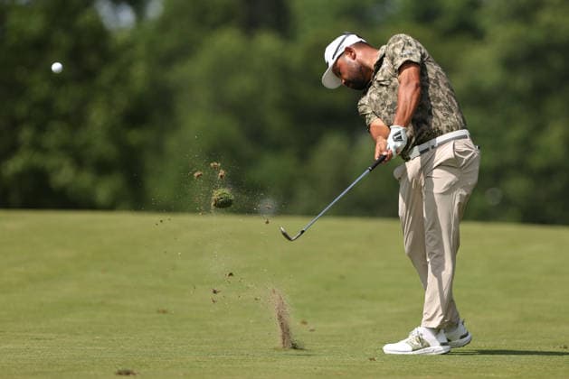 DUBLIN, OH - JUNE 06: J.J. Spaun of the United States hits an approach shot on the 9th hole during the third round of the Memorial Tournament presented by Workday at Muirfield Village Golf Club on June 6, 2026 in Dublin, OH. (Photo by Ian Johnson Icon Sportswire) GOLF: JUN 06 PGA, Golf Herren the Memorial Tournament presented by Workday EDITORIAL USE ONLY Icon260606025