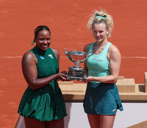 R L Katerina Siniakova and Taylor Townsend, Ladies Doubles, Women s Doubles, Award Ceremony, Presentation Tennis French Open Roland Garros Paris France 7 June 2026 Copyright: xJuergenxHasenkopfx