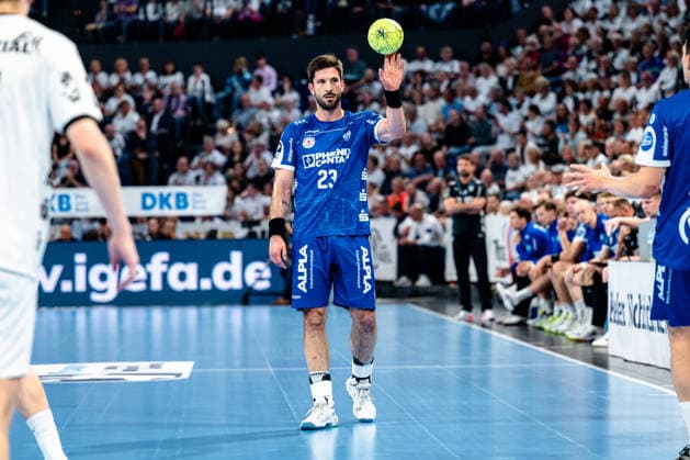 07 06 2026, xdobgx, Handball Daikin HBL, THW Kiel TBV Lemgo Lippe v l Tim Suton TBV Lemgo Lippe, 23 on the ball, plays the ball