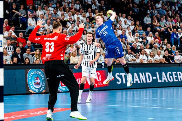 07 06 2026, xdobgx, Handball Daikin HBL, THW Kiel TBV Lemgo Lippe v l Andreas Wolff Kiel, 33 , Jarnes Faust TBV Lemgo Lippe, 35 throwing, in action, throwing